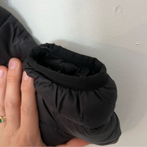 H&M Divided Lightweight Black Puffy Vest - Picture 6 of 7